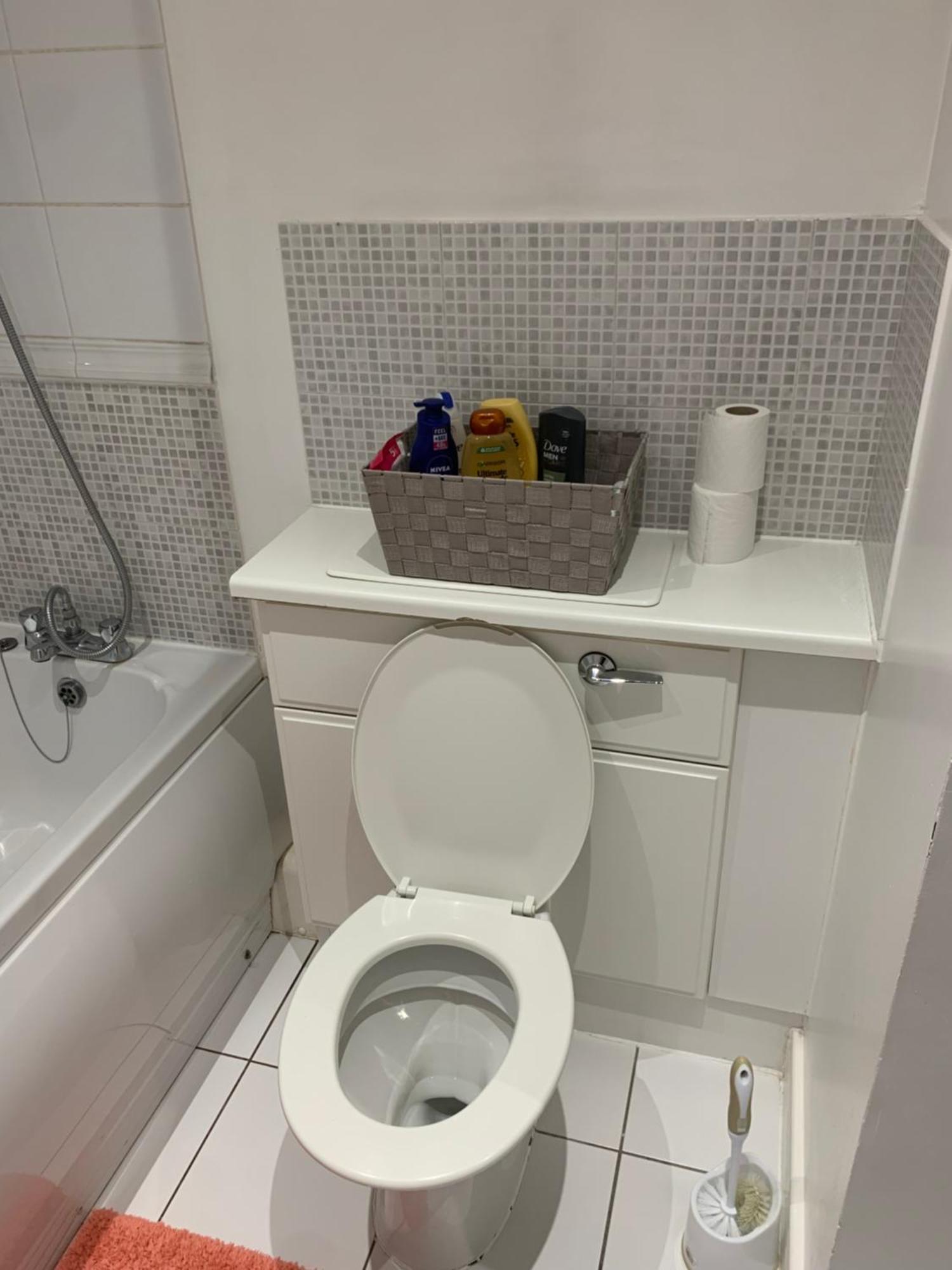 Room In Stratford With Private Bathroom And Parking Londra Esterno foto