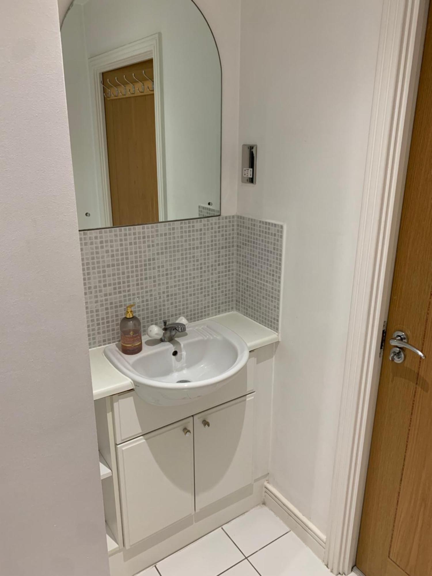 Room In Stratford With Private Bathroom And Parking Londra Esterno foto