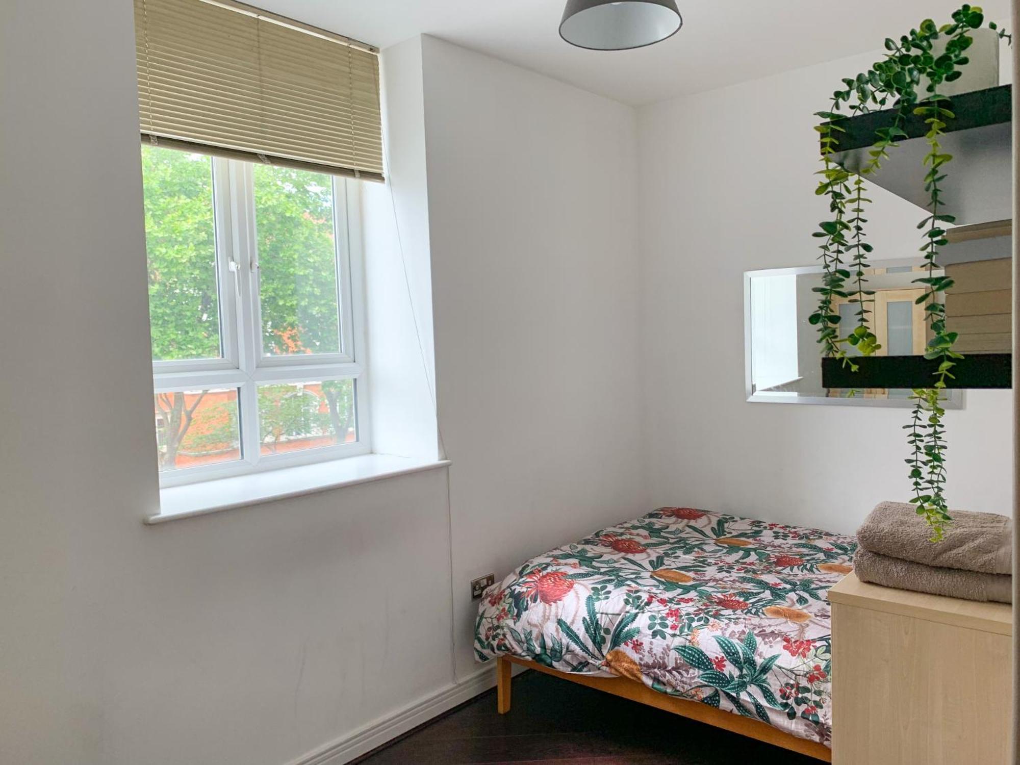 Room In Stratford With Private Bathroom And Parking Londra Esterno foto